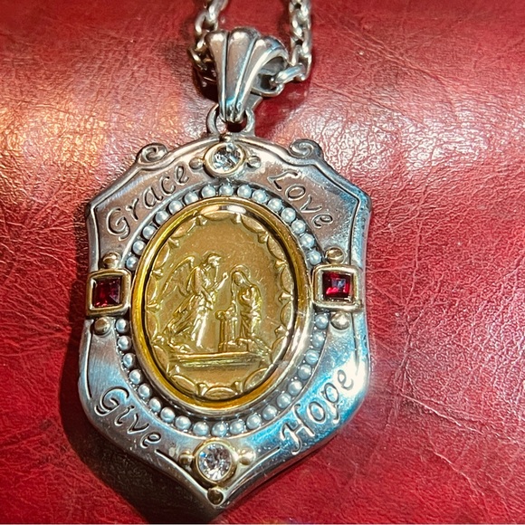 🙏Beautiful Piece of History! Vintage Christian Emblem Necklace! - Picture 7 of 8
